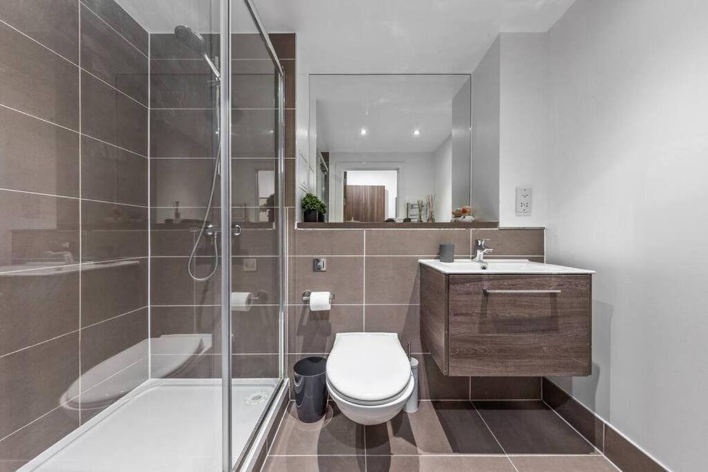 Sleep 7 20 Mins From London Waterloo Bp65 Apartment Екстериор снимка