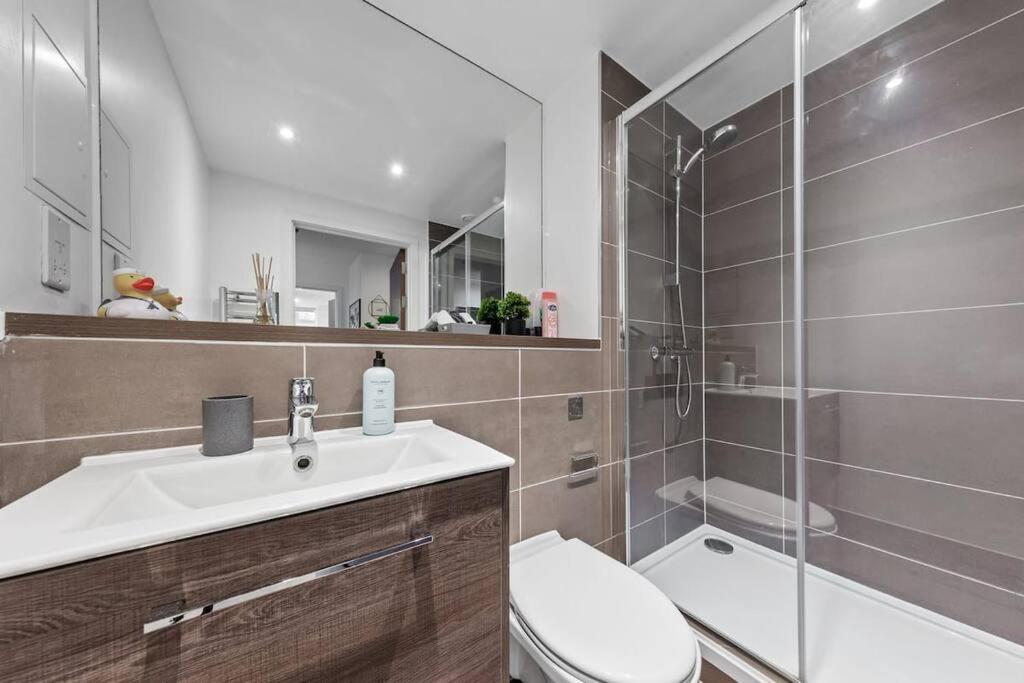 Sleep 7 20 Mins From London Waterloo Bp65 Apartment Екстериор снимка