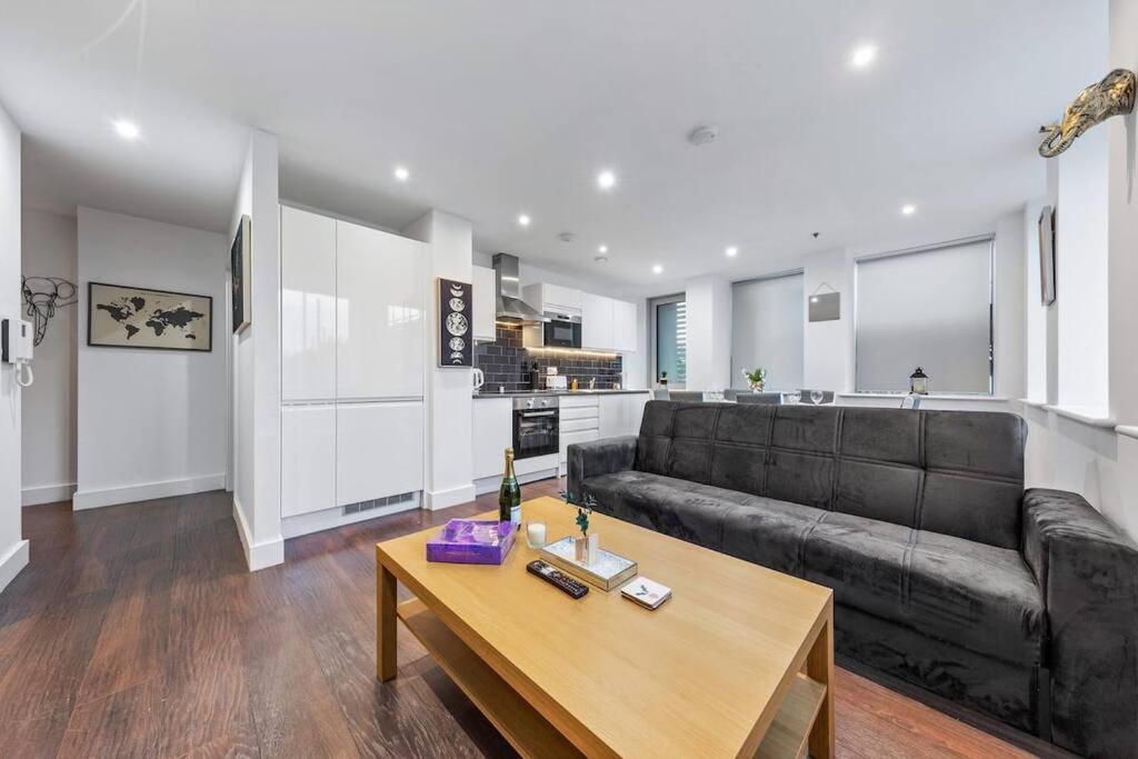Sleep 7 20 Mins From London Waterloo Bp65 Apartment Екстериор снимка