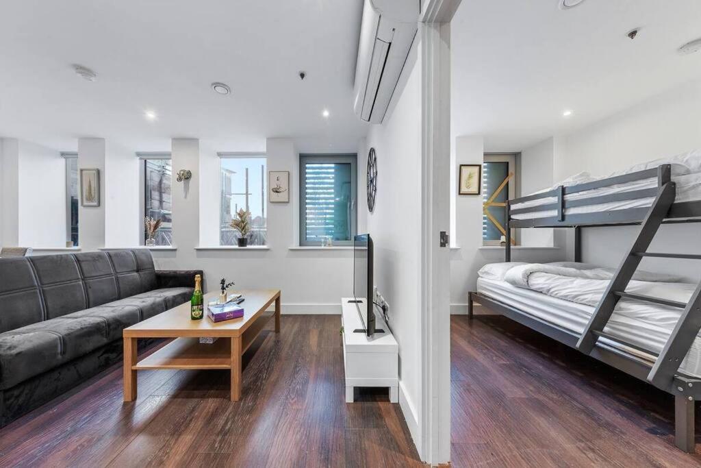 Sleep 7 20 Mins From London Waterloo Bp65 Apartment Екстериор снимка
